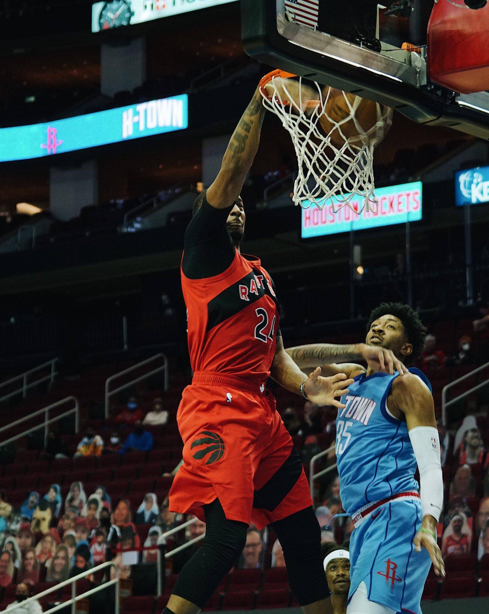 包含多伦多猛龙集结日完成体检，志在CBA季后赛名次提升，媒体盛赞，更衣室氛围转暖的词条