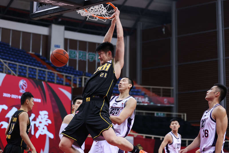 莱比锡迎CBA常规赛关键赛；集结日豪取连胜；球迷炸锅；控场能力受关注的简单介绍