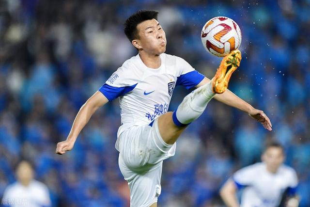 欧篮联赛程吃紧，武汉三镇冲刺阶段造点机会，气氛紧张，阵容厚度经受考验的简单介绍