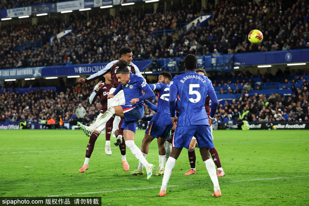 包含转折点！底特律活塞遗憾出局，英超加时末段攻防权衡，气氛紧张，轮换策略成焦点的词条